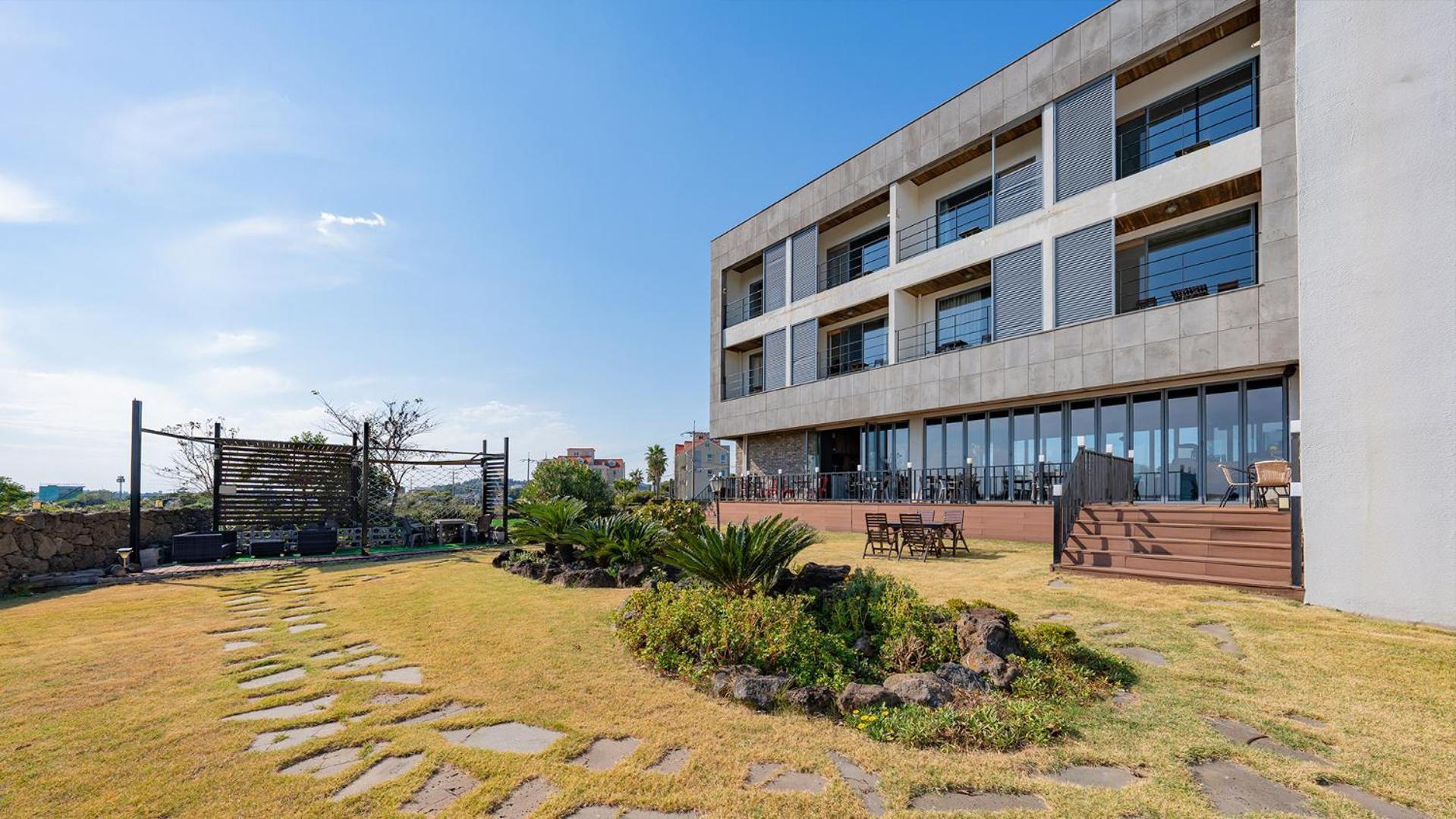 Lucid M Hotel Seogwipo Exterior photo
